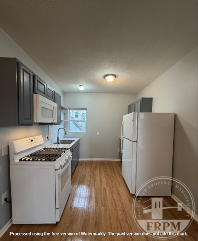 Foto del edificio - 1879 N Main St