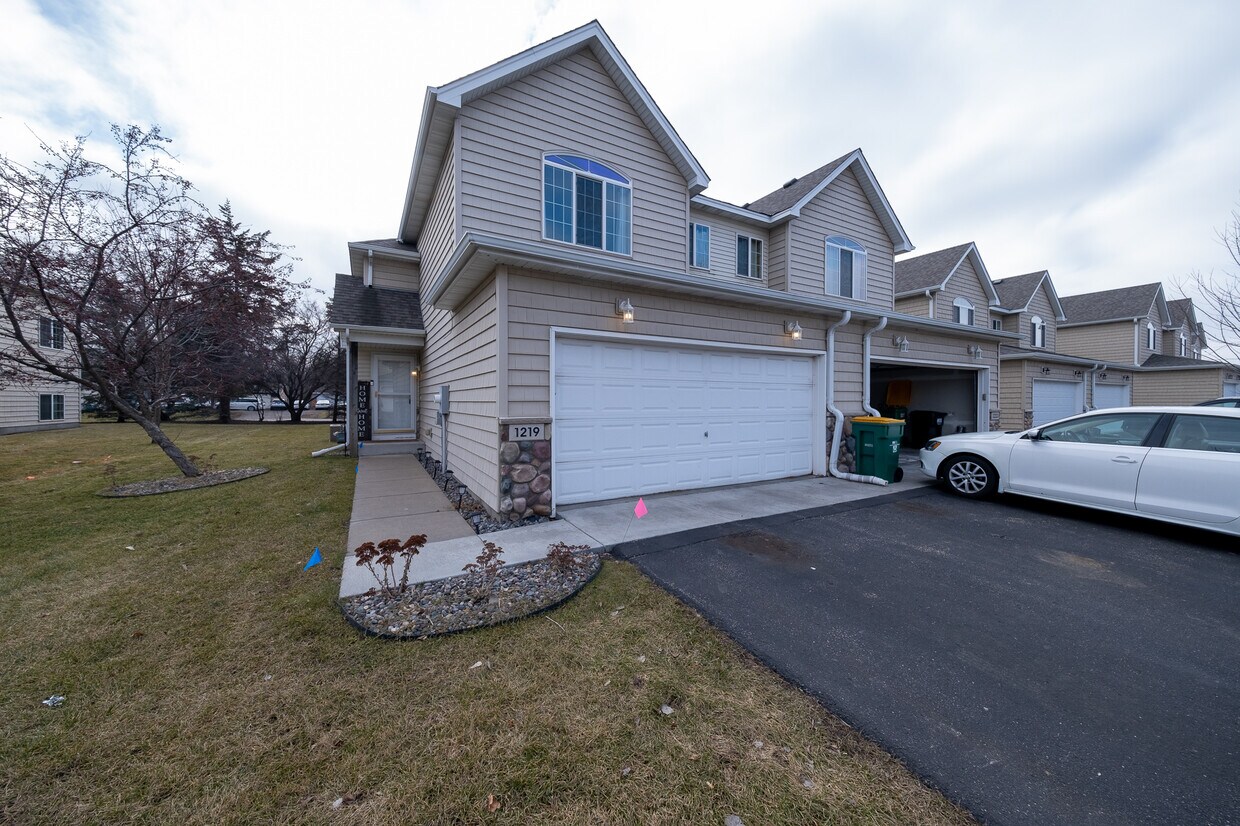 Foto principal - 1219 Dupont Ln