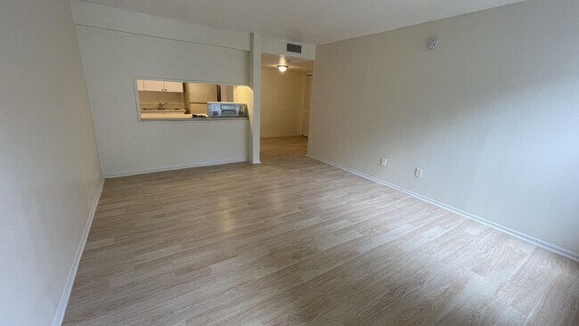 Foto del edificio - 7668 Forest City Rd