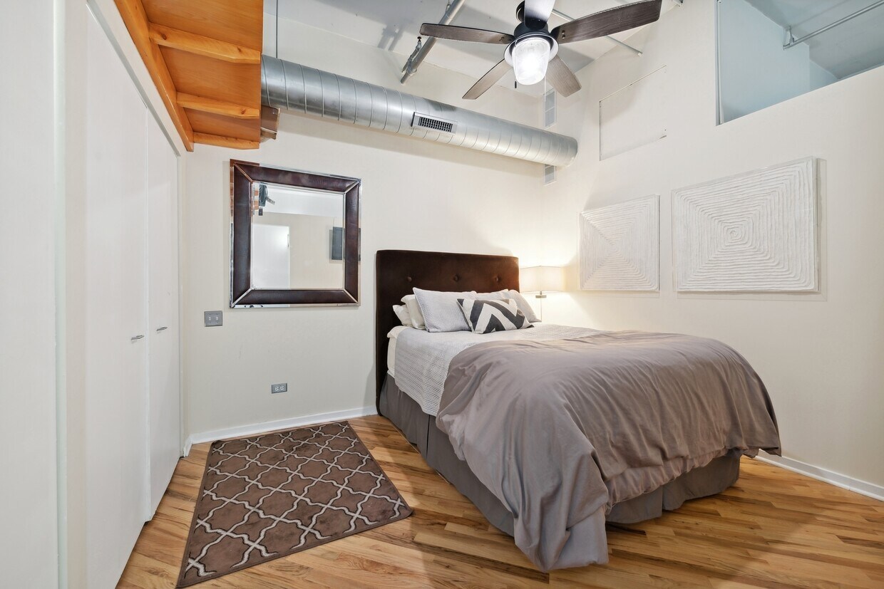 Foto principal - 500 S Clinton St