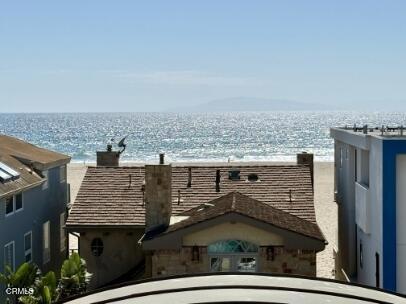 Building Photo - 3744 Ocean Dr