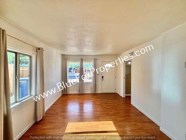Foto del edificio - 2819 E 20th St