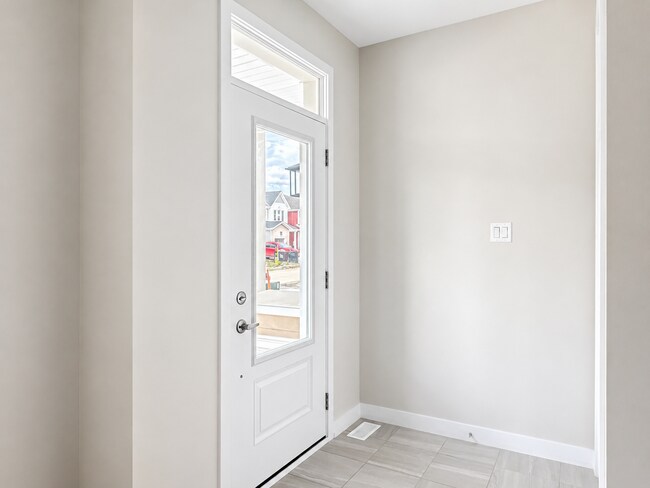 Building Photo - 520 Oldenburg Ave