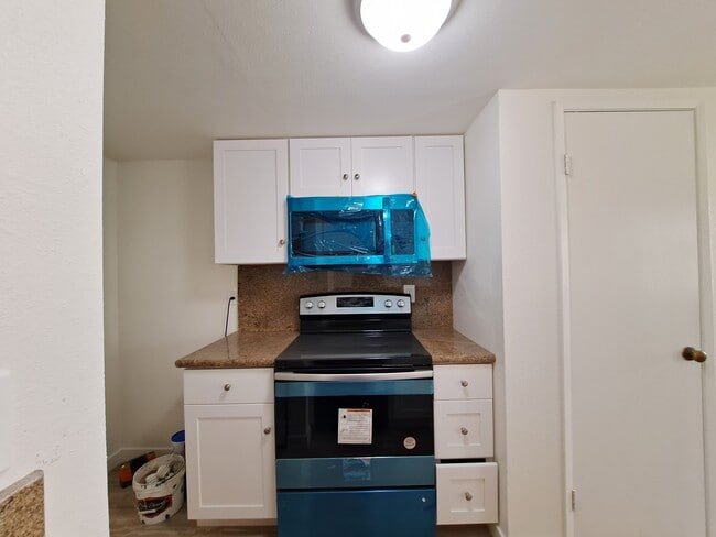 Building Photo - 2635 Sextant Ave