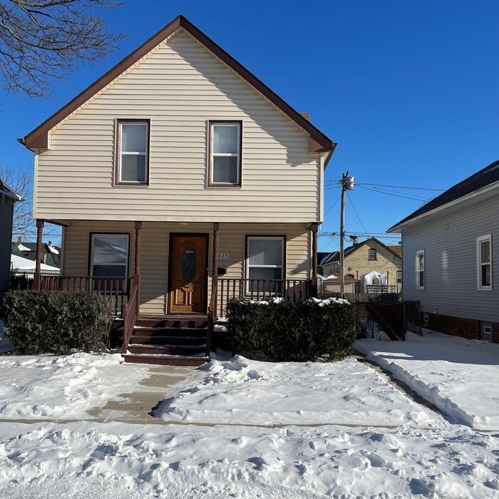 Foto principal - 4 bedroom Racine Bungalow