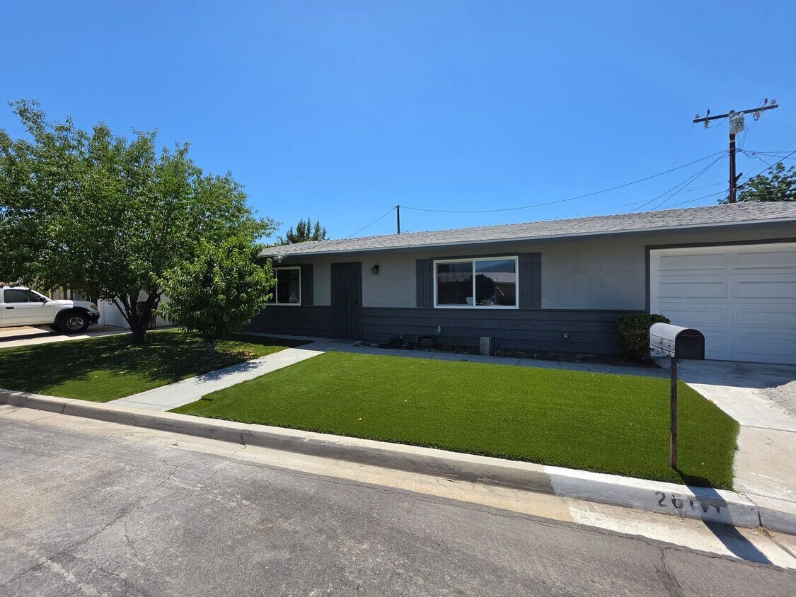 Foto del edificio - 55+ Community Two Bedrooms One Bath