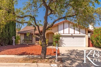 Building Photo - 559 W Avenida De Las Flores