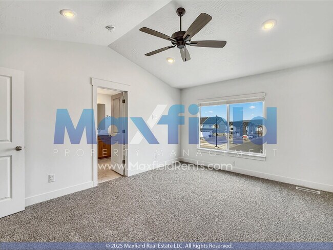 Building Photo - LEASE SPECIAL $100 OFF (First 3 Months) Town House 3BD 2.5BTH 2GAR - SPANISH FORK