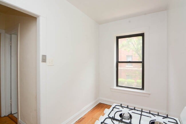 Building Photo - 3308 W Schubert Ave
