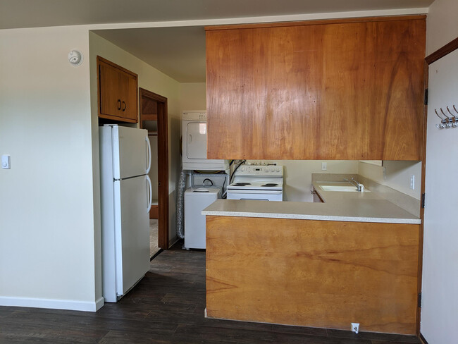 Building Photo - 8285 Meadowbrook Way SE