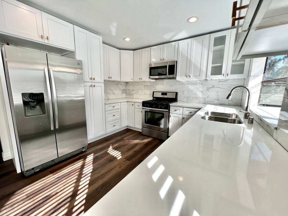 7904 Topanga Canyon Blvd, Los Angeles, CA 91304 Townhome Rentals in