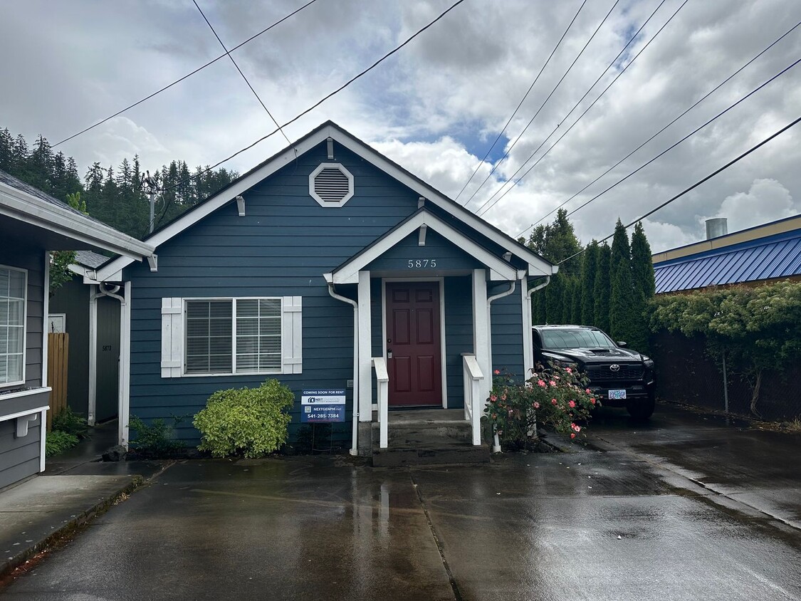 Primary Photo - Updated 3 bedroom 1 bathroom house in Thur...