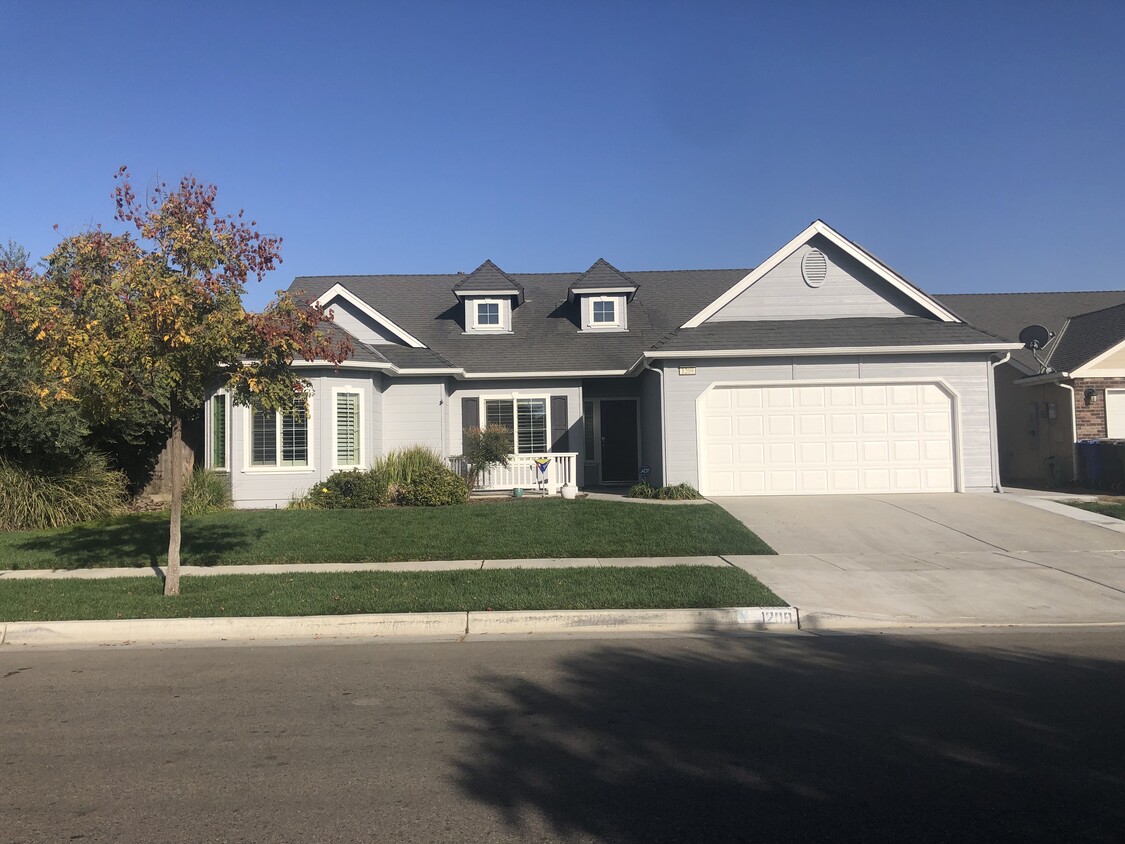 Primary Photo - 1209 N Cogswell Pl