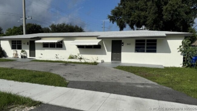 Building Photo - 842 S 63rd Ave