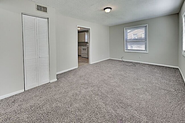 Foto del edificio - 220 Old Tusculum Rd