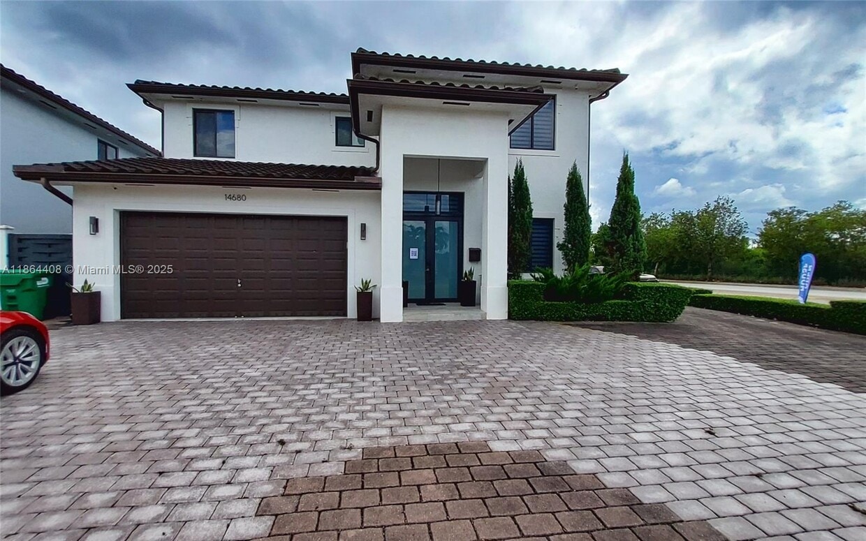 Foto principal - 14680 SW 17th St