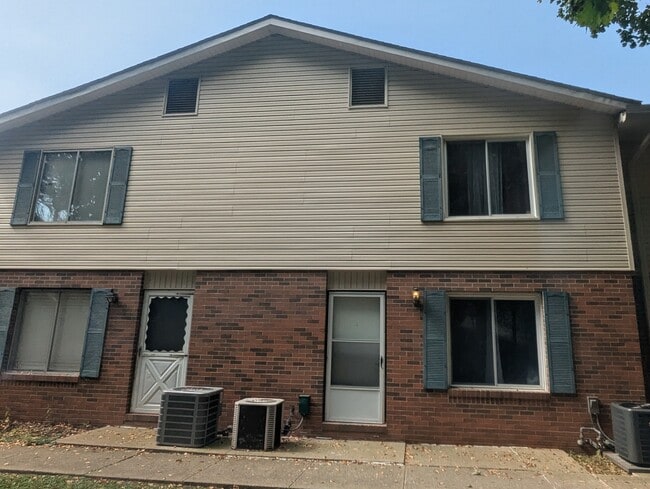 Building Photo - 2019 50th St SE
