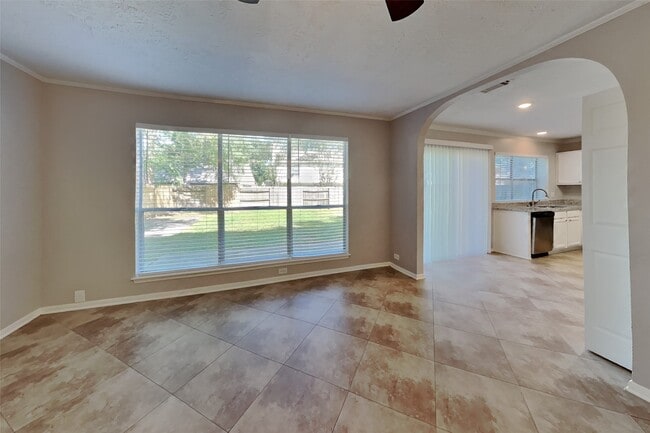 Building Photo - 9322 Wandsworth Dr