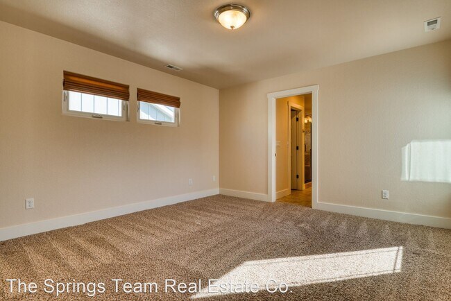 Building Photo - 4 br, 3.5 bath House - 287 Ironclad Lane