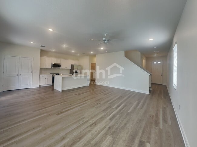 Building Photo - 5933 Sycamore Pl St