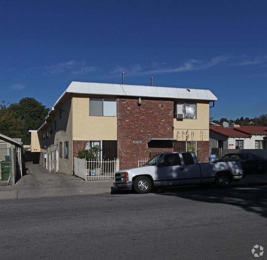 Primary Photo - 6109 Mesa Ave
