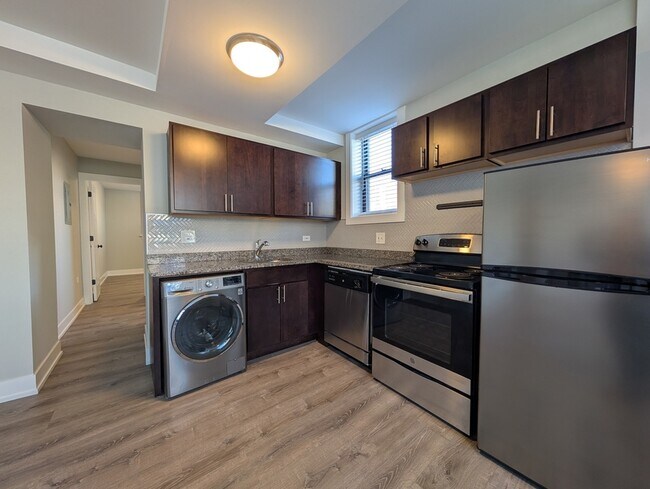 Building Photo - 703 W Brompton Ave