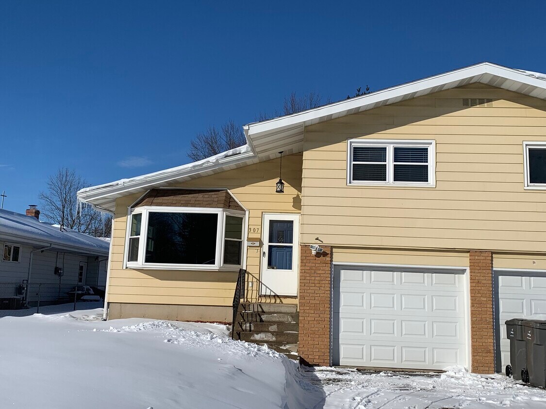 307 Valorie Ln, Monona, WI 53716 Townhome Rentals in Monona WI