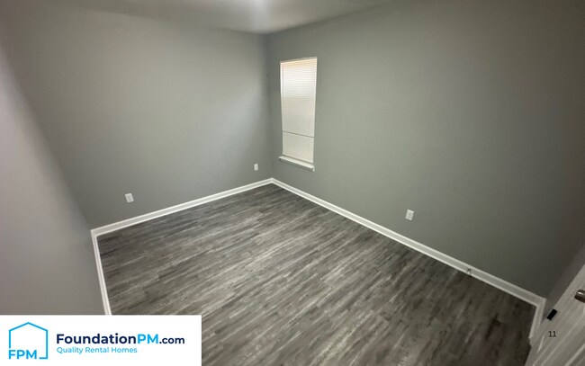 Foto del edificio - 570 Hemsley Ave