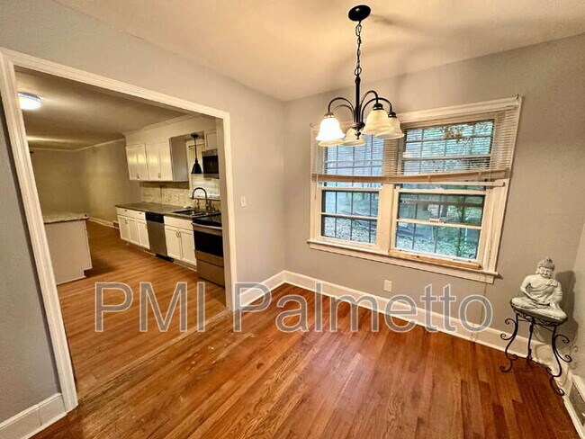Foto del edificio - 313 Myles Ave