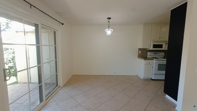 Building Photo - 5977 Caminito Yucatan