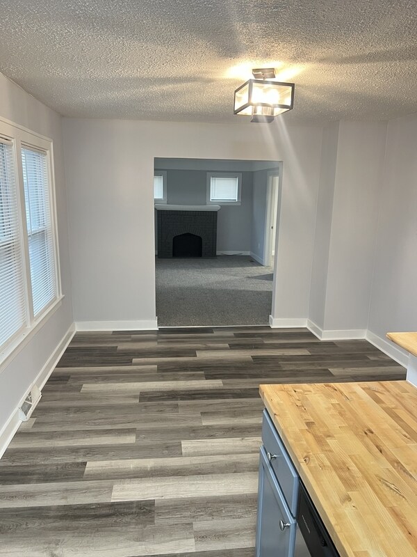 Foto del edificio - 987 Montie Rd