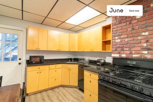 Photo - 6 7th St Apartment