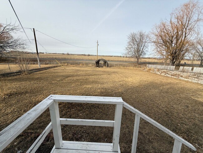 Foto del edificio - 2 Bedroom 1.5 Semi-Rural Mobile Home with Workshop on Large Lot