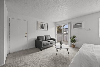 Building Photo - LAKE FAIRWAY