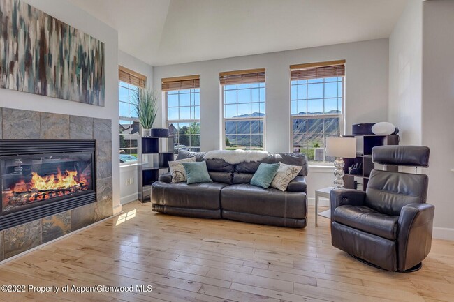 Building Photo - 141 White Horse Dr