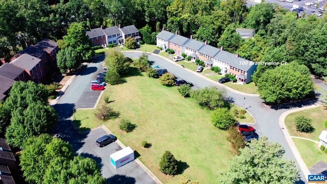 Foto del edificio - 100 Brandywine Ct