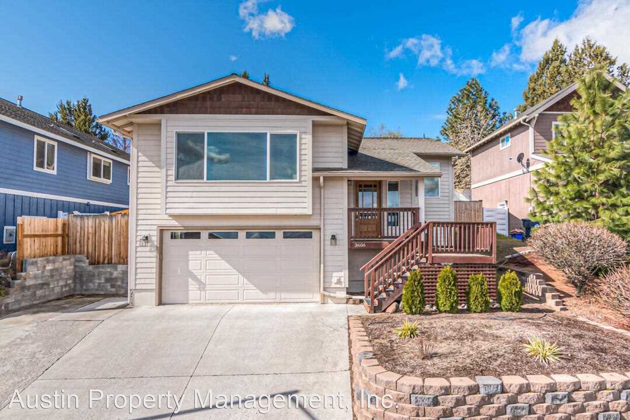 Primary Photo - 3 br, 2 bath House - 3606 SW Reindeer Avenue