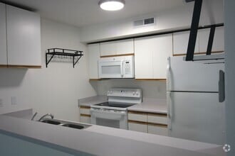 Building Photo - 481 Mission Blvd