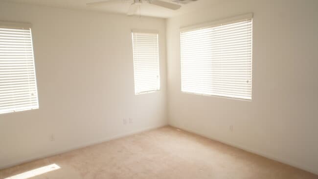 Foto del edificio - BEAUTIFUL 4 BEDROOM HOME IN GUARD GATED CO...