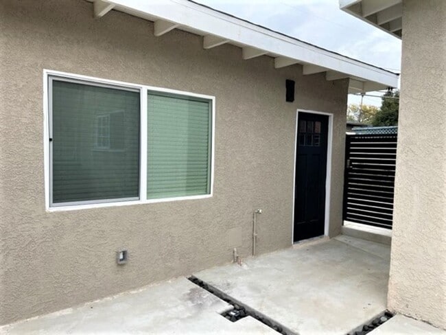 WONDERFUL NEWER STUDIO UNIT IN QUIET LONG BEACH NEIGHBORHOOD - WONDERFUL NEWER STUDIO UNIT IN QUIET LONG BEACH NEIGHBORHOOD House