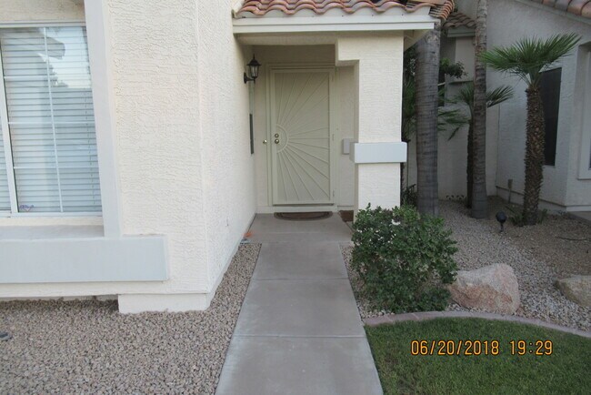 Foto del edificio - Coming Soon-  3 Bed 2 Bath Single Level in...