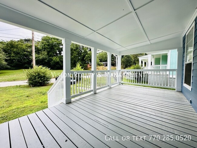 Building Photo - Newly Renovated 3 BR in Newnan GA