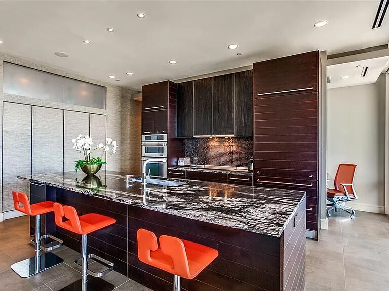Foto principal - 2408 Victory Park Ln