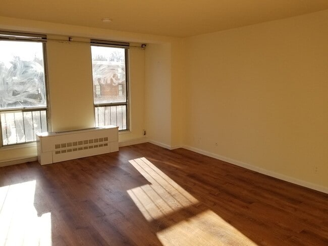 *Pictures are representative samples of the advertised unit. In some cases, the actual units you tou - 8 Juniper St