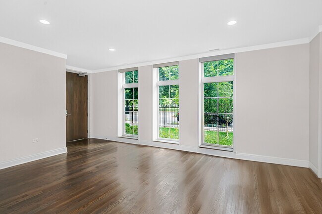 Foto del edificio - 1320 W Lexington St