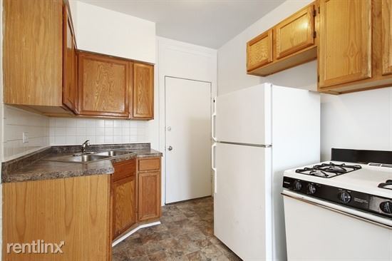Building Photo - 1 br, 1 bath Apartment - 9000 S Bishop St