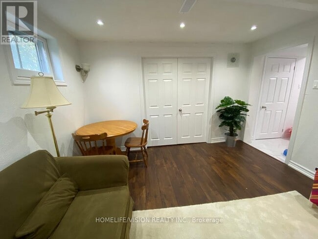 Building Photo - 179 Angus Dr