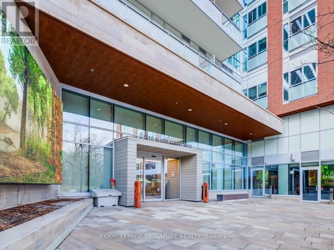 Photo du bâtiment - 1830 Bloor St W