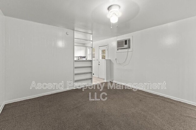 Photo - 1611 Roanoke Ave Apartment