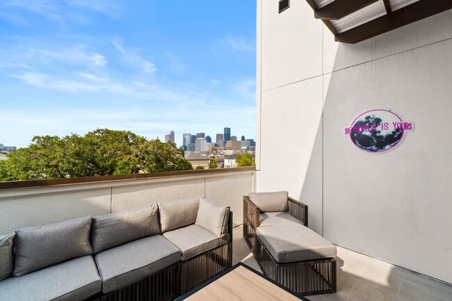 Foto del edificio - 2103 McGowen St